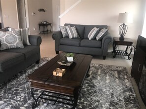 TV - 490 (Davenport)