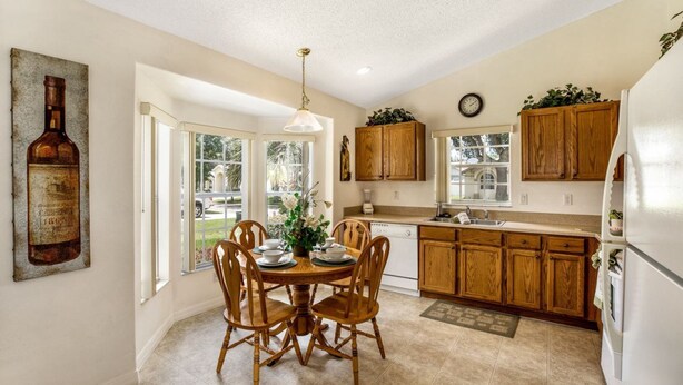 House | Private kitchen | Fridge, microwave, dishwasher, cookware/dishes/utensils