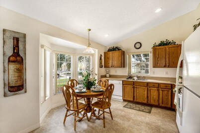 Modern 4 bed Home With own Private Pool Close to Disney - 253