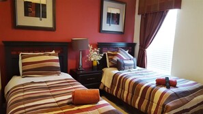 6 bedrooms, desk, free WiFi