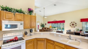 Casa | Cucina privata | Frigorifero, microonde, forno, lavastoviglie