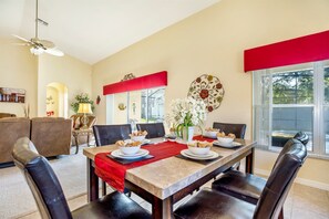 House | Private kitchen - Stunning 4 Bed Pool Villa Located Just Minutes From the Orlando Area Attractions - 405 (Davenport)