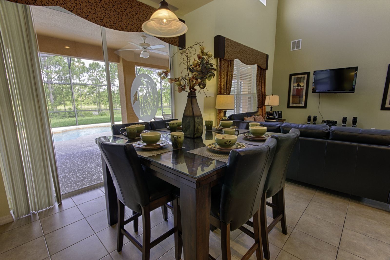 Fridge, microwave, dishwasher, cookware/dishes/utensils