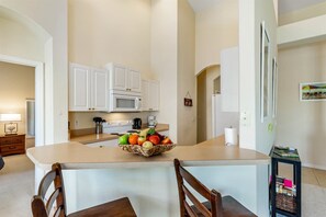 Fridge, microwave, dishwasher, cookware/dishes/utensils