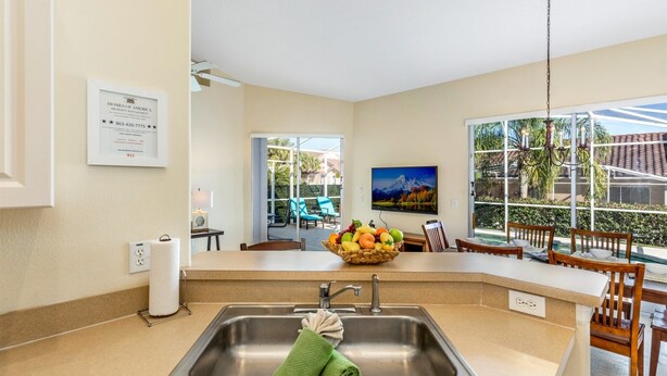 Private kitchen - Fabulous 3 bed Villa With Private Oversized Pool - 293 (Davenport)