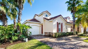 Exterior - Fabulous 3 bed Villa With Private Oversized Pool - 293 (Davenport)