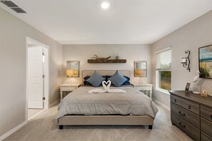 4 bedrooms, desk, iron/ironing board, free WiFi