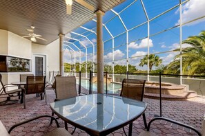 House | Balcony - Stunning Large 7 bed Home With Private Pool, Spa, Balcony, Cinema Room, Fitness Suite and Able to see the Disney Fireworks - 467 (Kissimmee)