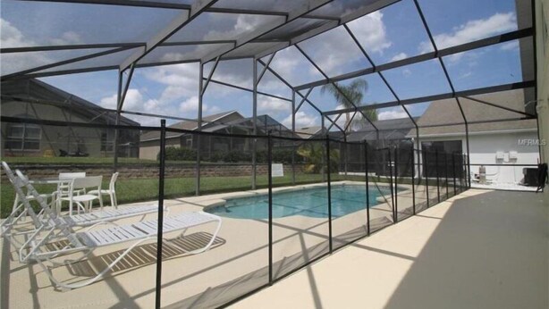 House | Pool