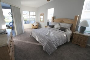 House | 5 bedrooms, desk, iron/ironing board, free WiFi - Large 5 bed Villa With South Facing Pool Overlooking Water (Davenport)