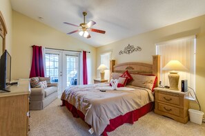 Casa | 5 quartos, escrivaninha, Wi-Fi de cortesia