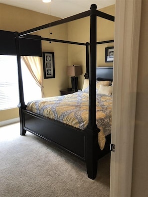 5 bedrooms, desk, iron/ironing board, free WiFi