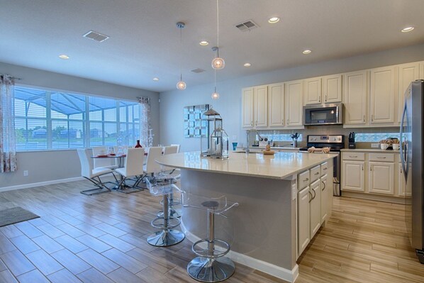 House | Private kitchen | Fridge, microwave, dishwasher, cookware/dishes/utensils