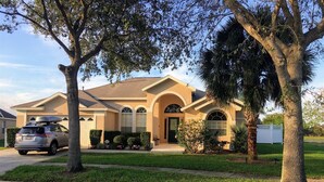 House | Exterior - Waterfront 6 bed Villa With hot tub and Spectacular View - 174 (Clermont)