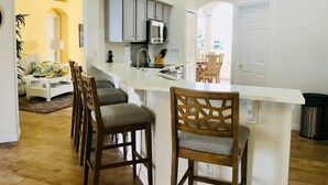 House | Private kitchen - Waterfront 6 bed Villa With hot tub and Spectacular View - 174 (Clermont)