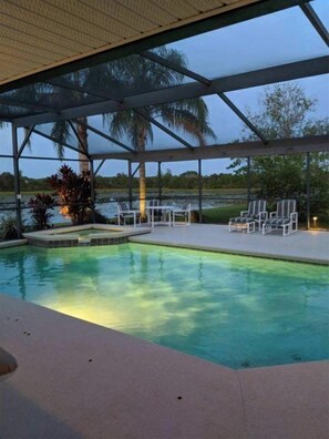Hus | Pool | Utomhuspool