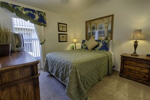 House | 3 bedrooms, desk, free WiFi - Stunning 3 bed Former Model Home With Private Upgraded Pool - 352 (Clermont)