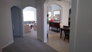5 Schlafzimmer, Schreibtisch, kostenloses WLAN