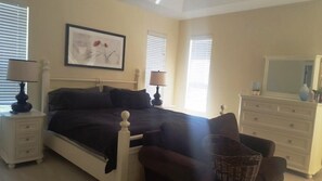 5 bedrooms, desk, free WiFi