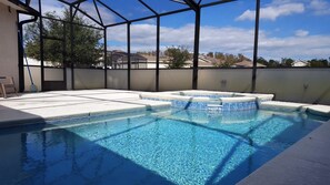 4 bedrooms, desk, free WiFi