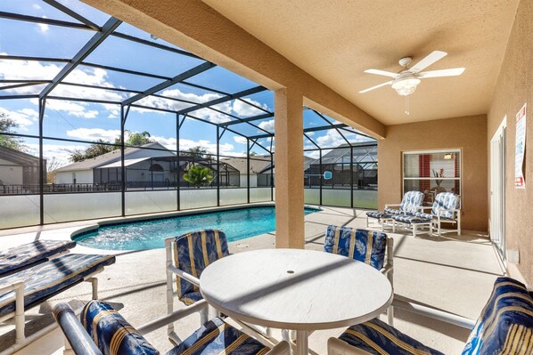 Hus | Pool | Utomhuspool