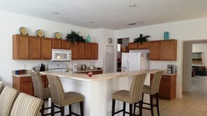 Dishwasher, cookware/dishes/utensils