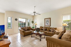 House | Living room - Large 5 bed Villa With Private Pool and spa - 459 (Davenport)