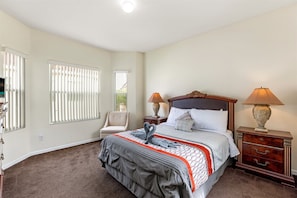 House | 5 bedrooms, desk, travel crib, free WiFi