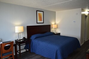 Desk, free WiFi, bed sheets - USA Economy Lodge (Spartanburg)