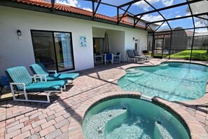 4 bedrooms, desk, iron/ironing board, free WiFi - Stunning 4 Bedroom Villa With Its Own Private Pool and Spa - 230 (Clermont)