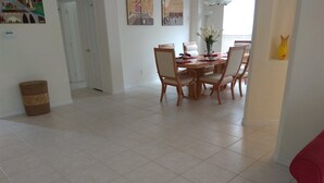 House - Stunning 4 bed Villa With South West Facing Pool and spa Overlooking Conservation - 163 (Davenport)