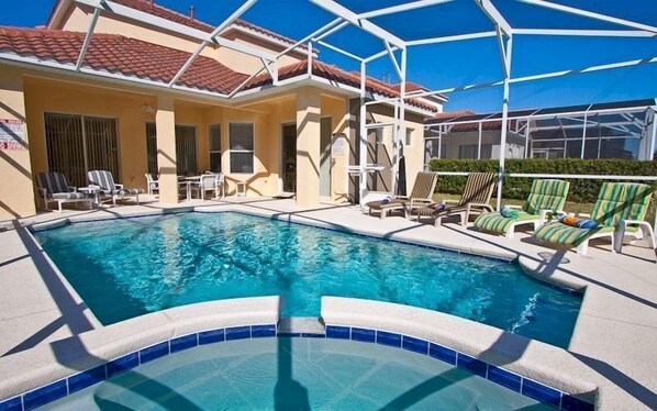 Talo | 4 makuuhuonetta, työpöytä, ilmainen Wi-Fi, herätyskellot