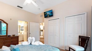 Condo | 3 bedrooms, desk, free WiFi - Fabulous 3 bed Condo Near to all the Attractions - 479 (Davenport)