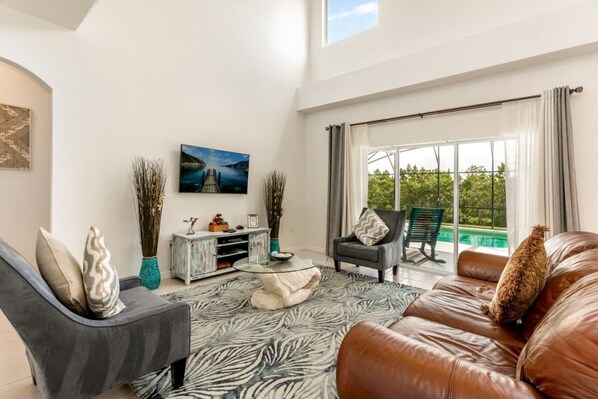 House | Living room | TV - Stunning 5 bed Villa With South Facing Pool and spa With no Immediate Rear Neighbours - 455 (Davenport)