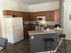 Dishwasher, cookware/dishes/utensils