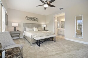 5 bedrooms, desk, free WiFi