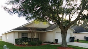 House | Exterior - Lovely 4 Bedroom Home - 382 (Davenport)