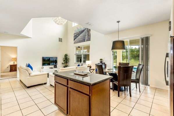 House | Private kitchen | Fridge, microwave, dishwasher, cookware/dishes/utensils