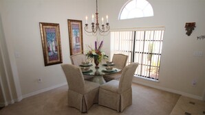 House | Private kitchen - Large 5 bed Pool Home With Excellent Privacy - 440 (Davenport)