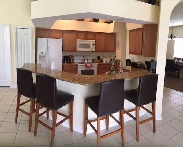 Maison | Cuisine privée | Réfrigérateur, micro-ondes, lave-vaisselle
