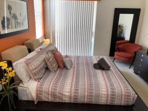 4 bedrooms, desk, free WiFi