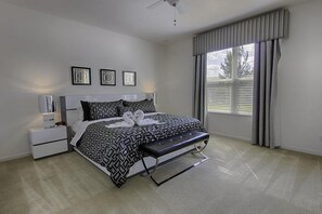 5 bedrooms, desk, free WiFi - Stunning 5 bed Villa With Modern Decor and a South West Facing Pool Overlooking Conservation Land - 350 (Davenport)