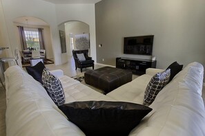 House | Living room | TV - Stunning 5 bed Villa With Modern Decor and a South West Facing Pool Overlooking Conservation Land - 350 (Davenport)
