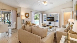 House | Living room - Stunning 4 Bed, 3 Bath Villa With Southwest Facing Pool and spa - 503 (Clermont)