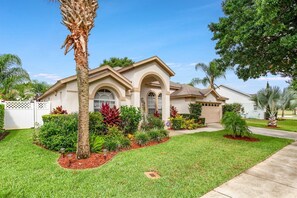 House | Property grounds - Stunning 4 Bed, 3 Bath Villa With Southwest Facing Pool and spa - 503 (Clermont)