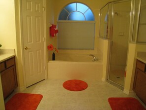 House | Bathroom - Stunning 4 bed Villa With South Facing Pool and spa With no Immediate Rear Neighbors - 309 (Clermont)