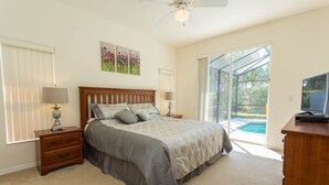 4 Schlafzimmer, Schreibtisch, Bügeleisen/Bügelbrett, Reisekinderbett