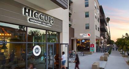 * NOUVELLE CONSTRUCTION * Lit king Splashed Sun 2b avec piscine par LAX