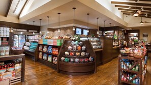 Gift shop - Westin Kaanapali Ocean Villas Resort North, 1 bedroom OCEAN VIEW 10/16-23/2026 (Lahaina)