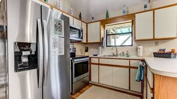 House, Multiple Beds (South Beach Casa) | Private kitchen | Microwave, coffee/tea maker, toaster, blender